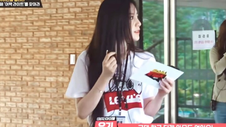 Black Long Straight Hair, Clumsy Beauty Destroys Everything in Seconds!
