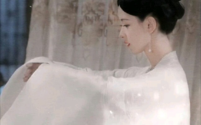 لقد حققت تشن دولينغ نجاحًا باهرًا هذا العام: ظهرت في الشاشة لمدة لا تتجاوز 300 دقيقة طوال العام، لكن