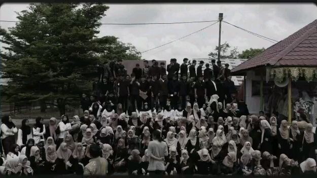 setiap pertemuan pasti ada perpisahan 😭😭