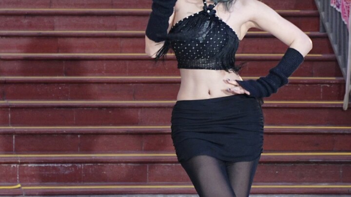 This is how I dance when I go back to my village for the New Year… KISS OF LIFE / MISSA “BAD GIRL GO