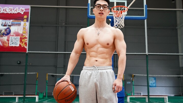 When a Fitness Blogger Plays Basketball