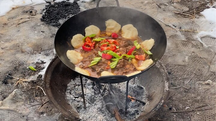 今天吃地锅鸡
