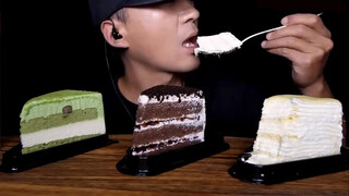 Lặng lẽ ăn bánh sữa sầu riêng, bánh sôcôla đen và bánh ngọt matcha