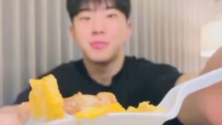 【Kwon Soon-young】 Mengusap dagu seperti koreografi yang indah