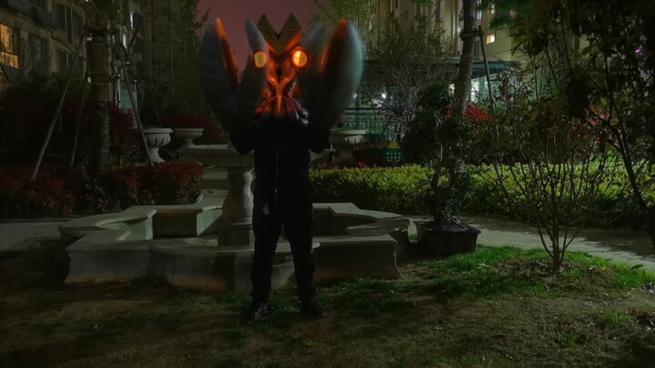 [Ultraman] Thử sức với quái vật vũ trụ Baltan Starman vào ban đêm
