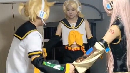 miku不在家，luka双子激情三人跳，排挤绿色那家伙