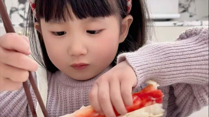 Mom’s Home-Cooked Meals vs. School Cafeteria Food