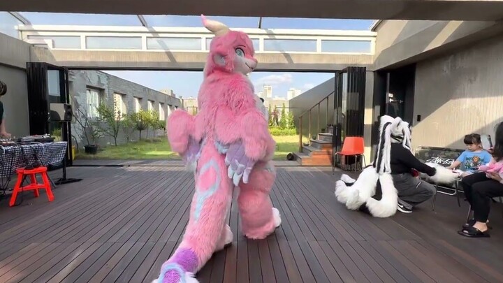 Elsprada's 兽装 DJ Party “cafe runner” pt.2