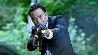 Despite Being Alone, He Could Control Over the Most Dangerous Gangster Groups in Town