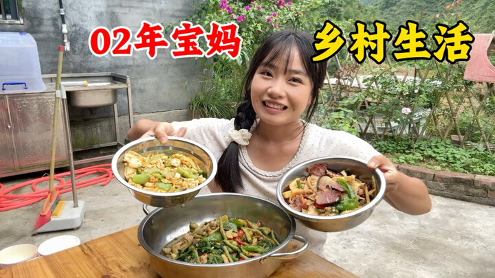 Một ngày của bà mẹ bỉm sữa ở nông thôn năm 2002: sáng lo cho con trước, rồi học cách trang điểm cho 