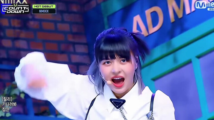 [Kpop] Nhóm nữ đang hát đến tên nhóm mình thì bị cắt nhạc