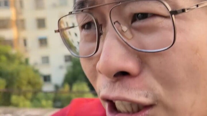 “ฉันเคยลำบากมาแล้ว แกก็ต้องลำบากบ้าง!” การเลี้ยงดูแบบให้ลูกฝึกทนทุกข์ แล้วเด็กจะได้อะไรกลับไป?