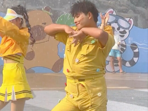 The guy is in such a good mood, this is not work, this is doing what he loves #InkiZoo