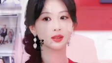 China's popular Yang Zi made a stunning appearance in the live broadcast room. The live broadcast de