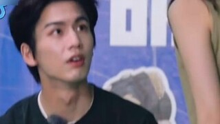 ไป๋ลู่ช่วยจางหลิงเหอจัดทรงผมของเขา #ไป๋ลู่รู้สึกถึงแรงกดดันจากปรมาจารย์เซี่ย