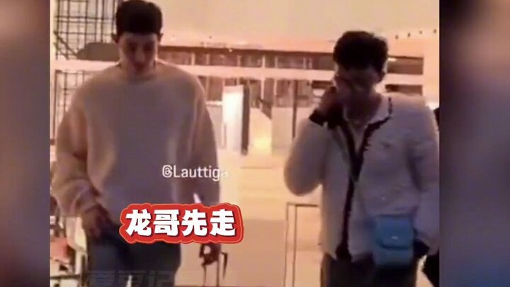 لطالما كان لي سوهيوك يمشي في الخلف مرات عديدة!! داعمون بجنون!! #غونغ مينغيو #لي سوهيوك