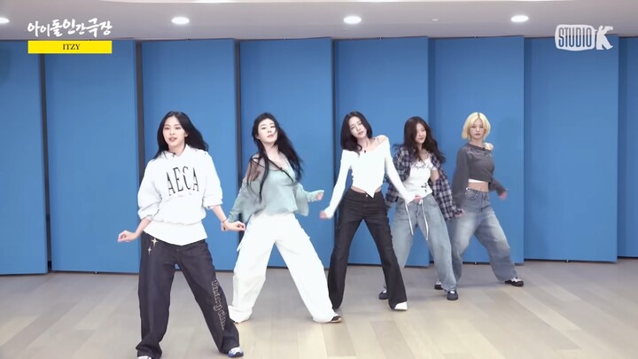 Sis, all five of you look so cool when you just give it a little jump!