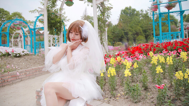 Take an oath by hand boys in wedding dress are so cute