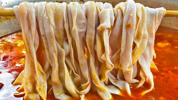 Jangan sampai ketinggalan! Makan hot pot mi siput di kantor!