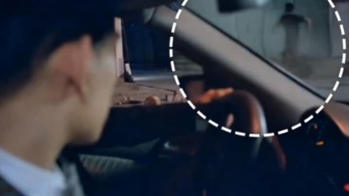 Chi Ge chased out the afterimage like this