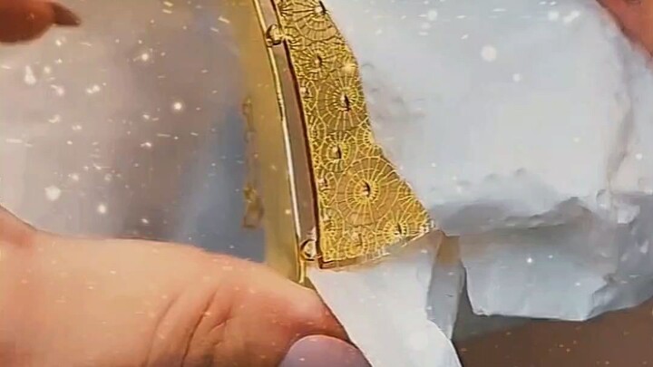Elegant Bangle Design