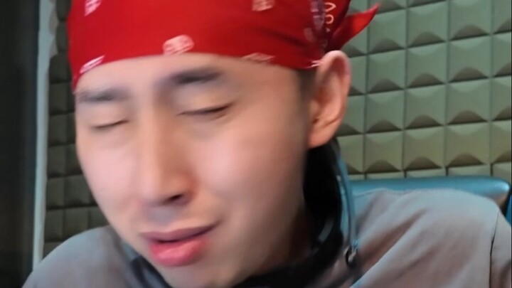 Saat seseorang tak bisa berkata-kata lagi, mereka malah tertawa [Asrama Orang Ajaib]