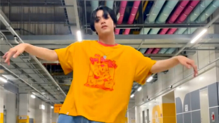 Thử thách nhảy "Betcha" của Lý Khải Sán