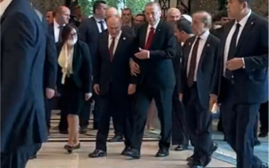 At the Shanghai Cooperation Organization Summit, Russian President Putin and Turkish President Erdog