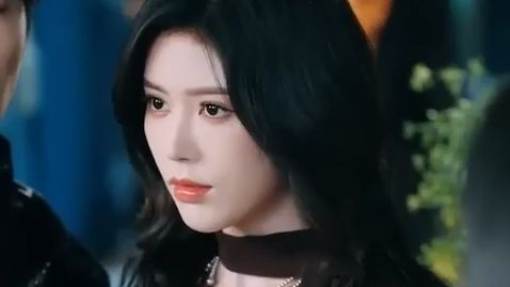 Dipaksa menikah dengan CEO terkenal kejam, hanya sehari aku menaklukkannya