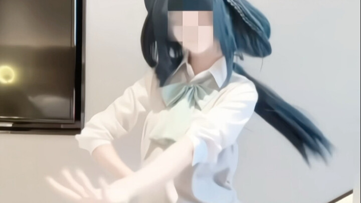 لا أحب مصطلح "ملك الفتيات"، أنا فقط أشعر بالأسف تجاههم، شخص يتعرض للتنمر من قبل الخصم، وعليه أن يتحم