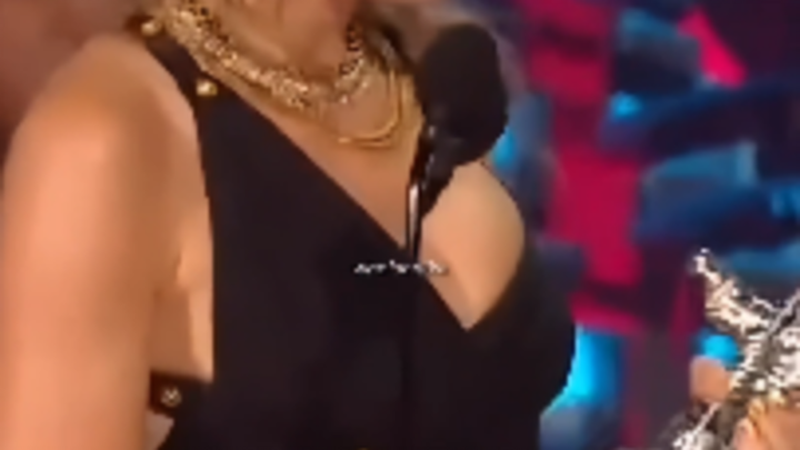 Tình yêu mặn nồng của diva thế kỷ! Khẩn cầu hai người hợp tác ra bài hát mới~