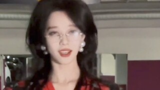 ทุกคนยืนขึ้น