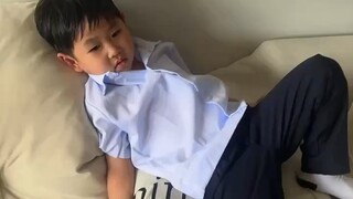 今天上什么学哦，不看完93阅兵不愿意走
