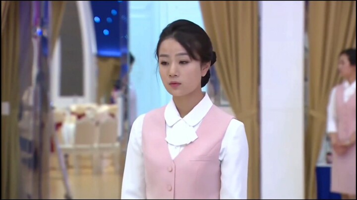 朝鲜国宴，服务员真美啊！