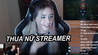 Khi game thủ toxic thua trận trước nữ streamer, Faker lại có dịp mở hộp