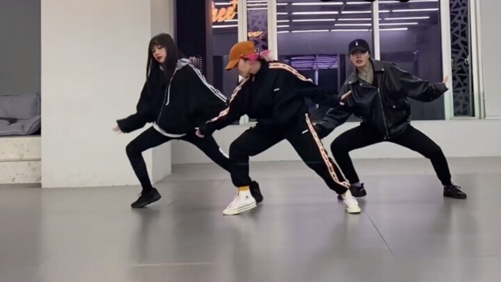 【ONee Crew】NCT127 trở lại với ca khúc "Hero Kick It"