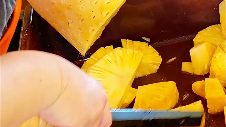 Peel a Pineapple