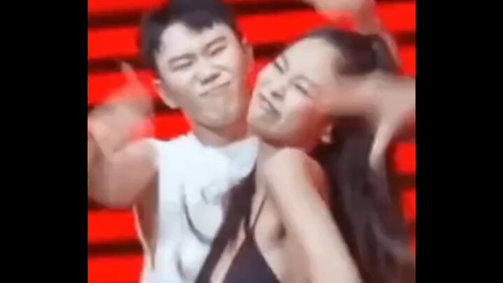 Jennie: Quốc tịch của bạn quyết định cách biểu đạt của tôi!
