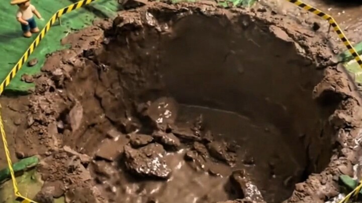 Lubang misterius tiba-tiba muncul di area persawahan di Sumatera Barat