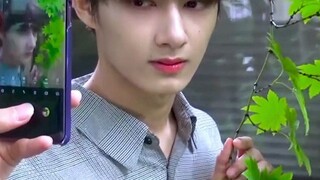 Suddenly I made peace with my rear camera... #rearcamera#Wen Junhui#Jeon Wonwoo