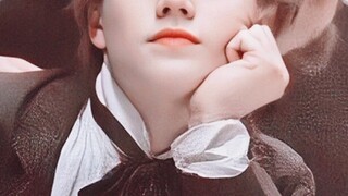 离谱！他去面试整栋楼的女人都出来围观！这张脸是人类的极限！