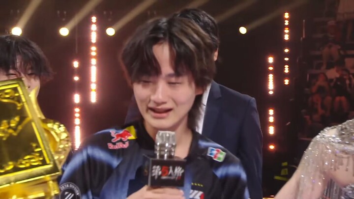 Kznk's championship interview—Little Cat purrs, so cute!