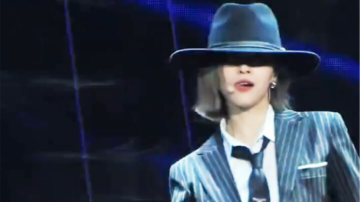 The one who was狠狠 kicked off the stage by Shin Yujin was…