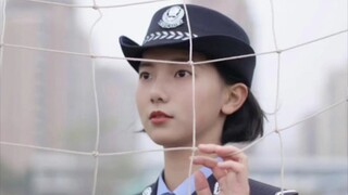 เพื่อนของฉันบอกว่าฉันดูธรรมดาเมื่อผมยาว แต่กลับดูดีมากเมื่อผมสั้น