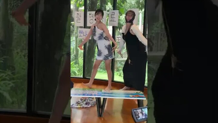 安叮叮再跳绯闻女友Russian Roulette 直拍