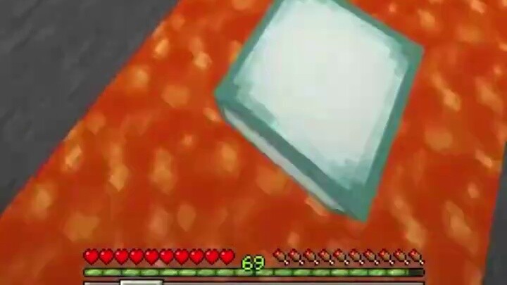 Minecraft: ฉันกำลังพยายามขโมยเพชร แต่ทำไมชาวบ้านคนนี้ยังพึมพำอยู่ล่ะ?