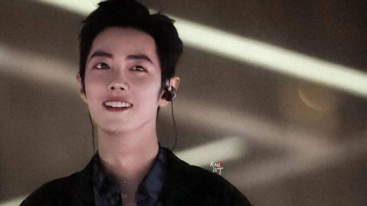 يضحكني حتى الموت! لا أحد في الوسط الفني الصيني يستطيع تقليد مسار نجاح هذا الأخ! المزيف يبقى مزيفًا إ