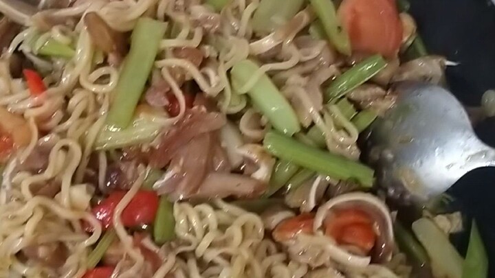 Pork pancit Canton gisado 🤤