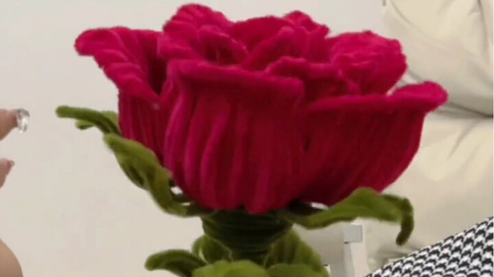 May 20 is almost here—whose sweetheart still hasn’t given them this giant rose yet?