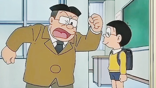 Pak guru sampai kesal karena nobita sering terlambat